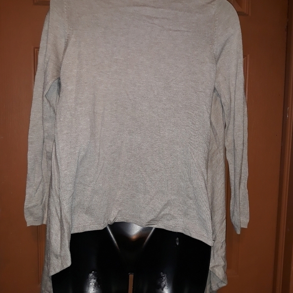 Zara knit cardigan size medium A-7 5/$25 - Picture 2 of 3